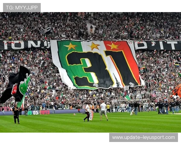 尤文后场长传带动锋线反击节奏